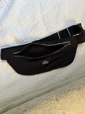 ALO Yoga Black Belt Bag Fanny Pack